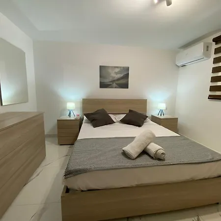 R2 Double Room Msida, In Share Flat Exterior photo