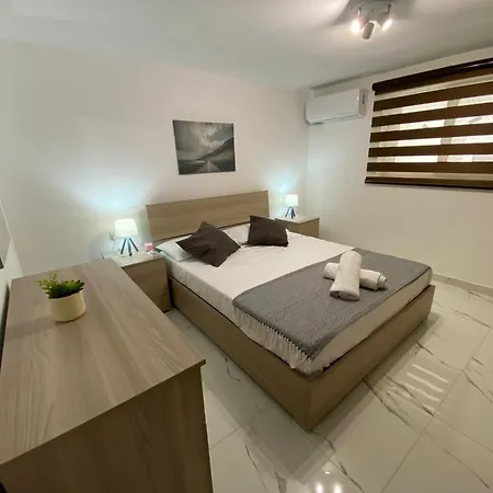 R2 Double Room Msida, In Share Flat Exterior photo