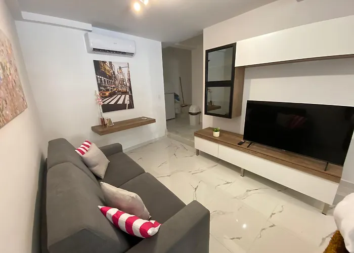 R2 Double Room Msida, In Share Flat